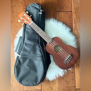 MAKALA MK-S Soprano Ukulele with Case